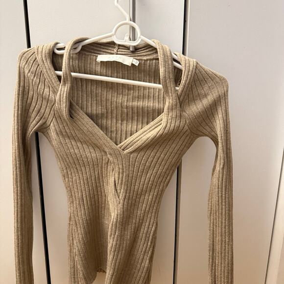 ASTR Twist Front Sweater Taupe S - Picture 6 of 8
